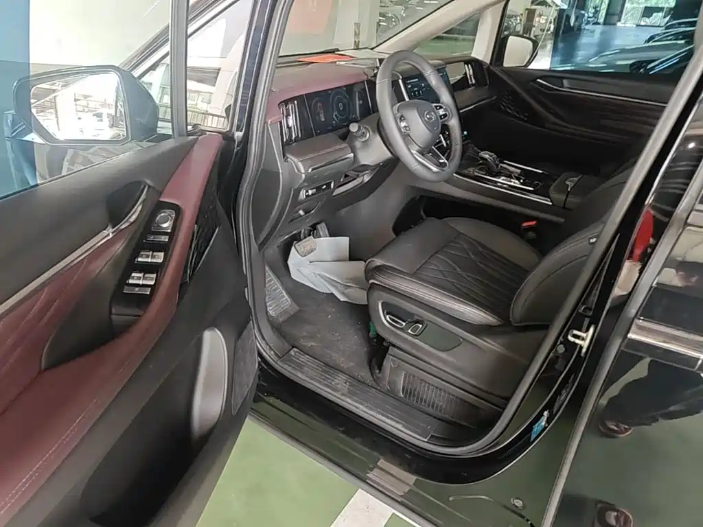 GAC Motor Trumpchi M8 — фото 16