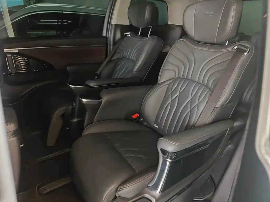 GAC Motor Trumpchi M8 — фото 17