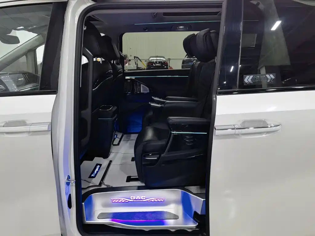 GAC Motor Trumpchi M8 — фото 15