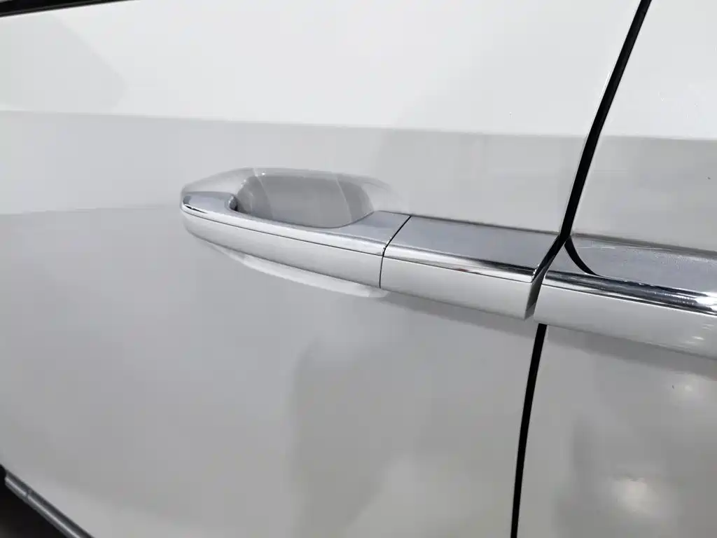 GAC Motor Trumpchi M8 — фото 18