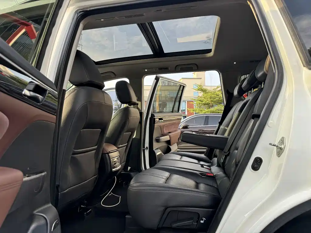 GAC Motor Trumpchi GS8 — фото 11