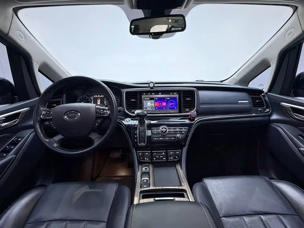 GAC Motor Trumpchi M8 — фото 10
