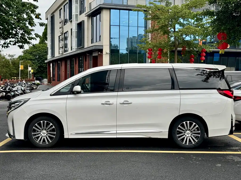 GAC Motor Trumpchi M8 — фото 10