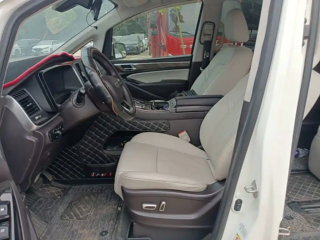 GAC Motor Trumpchi M8 — фото 15