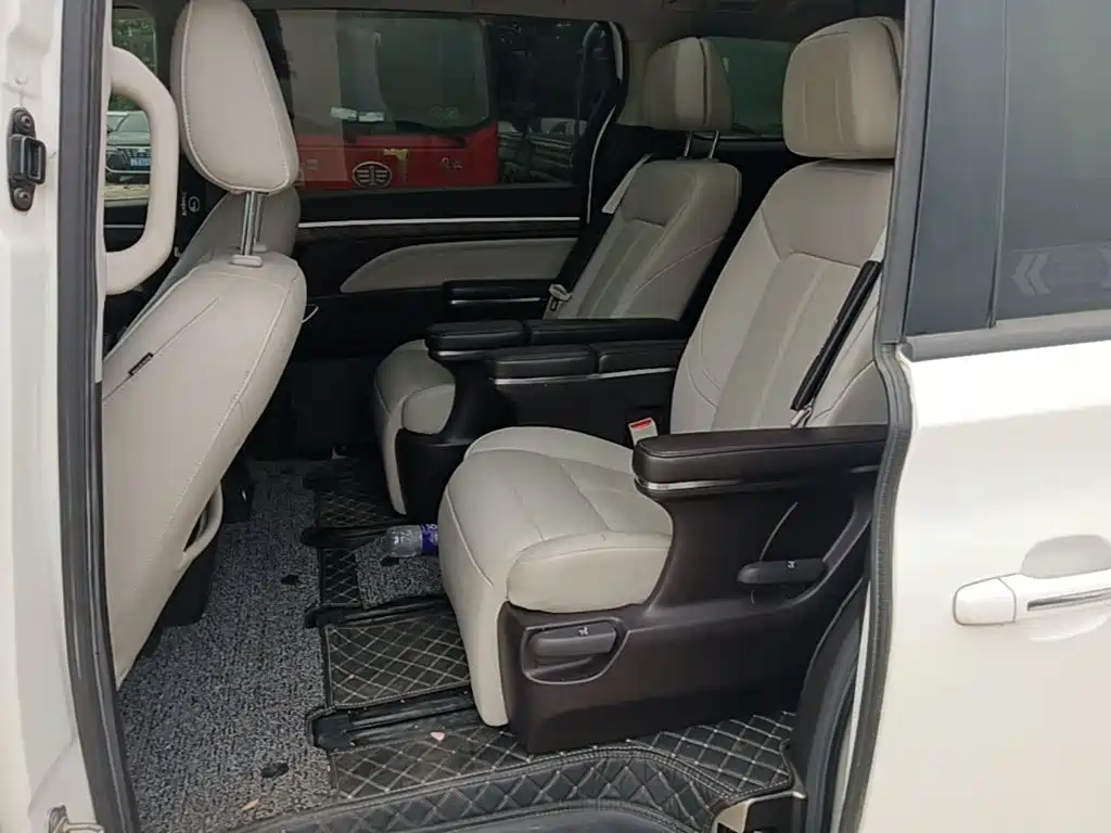 GAC Motor Trumpchi M8 — фото 17