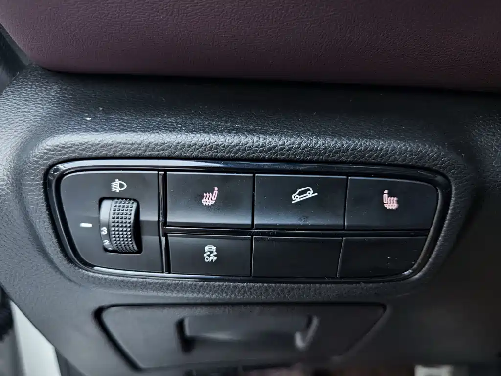 GAC Motor Trumpchi M6 — фото 14