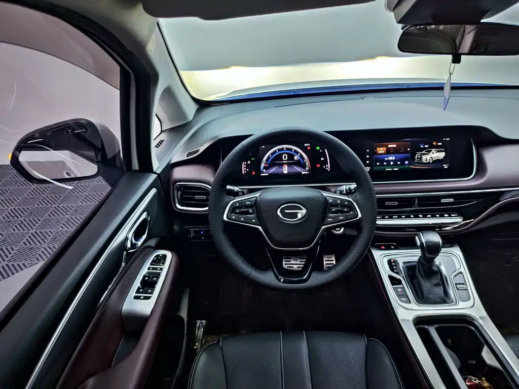 GAC Motor Trumpchi M6 — фото 8