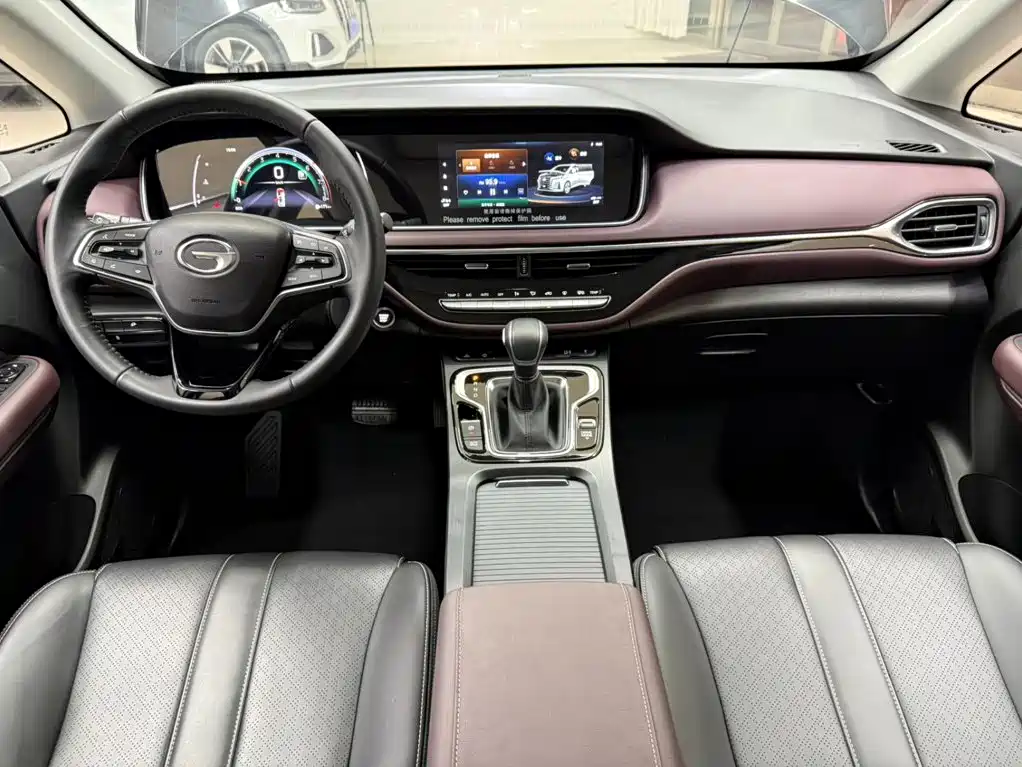GAC Motor Trumpchi M6 — фото 14