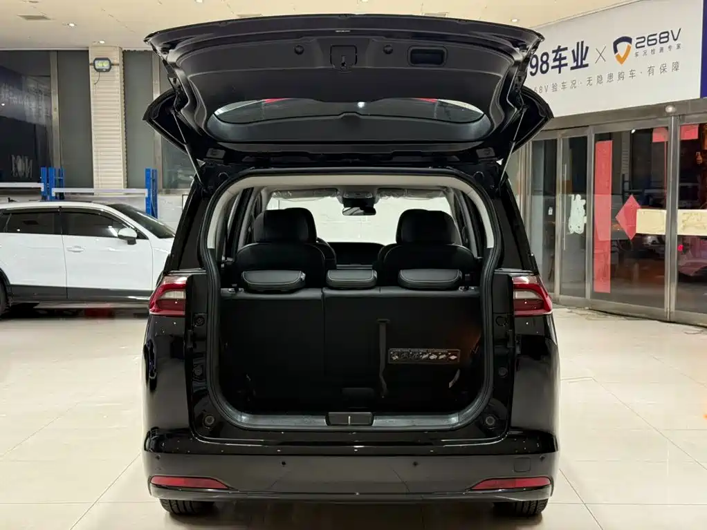 GAC Motor Trumpchi M6 — фото 24