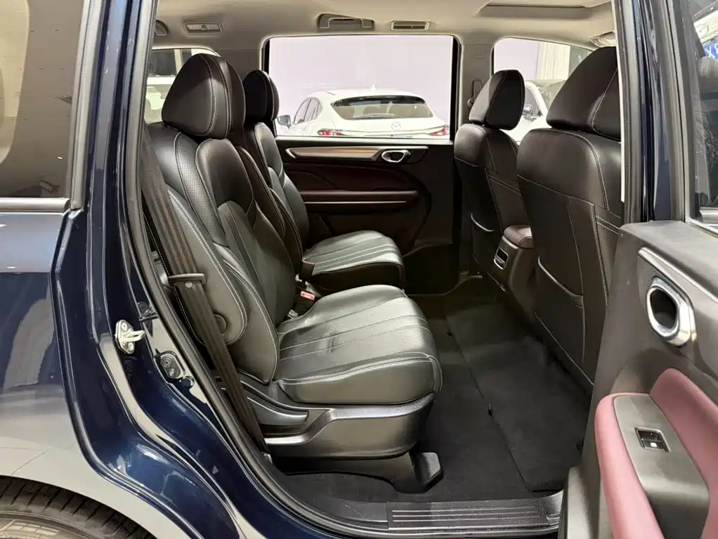 GAC Motor Trumpchi M6 — фото 15