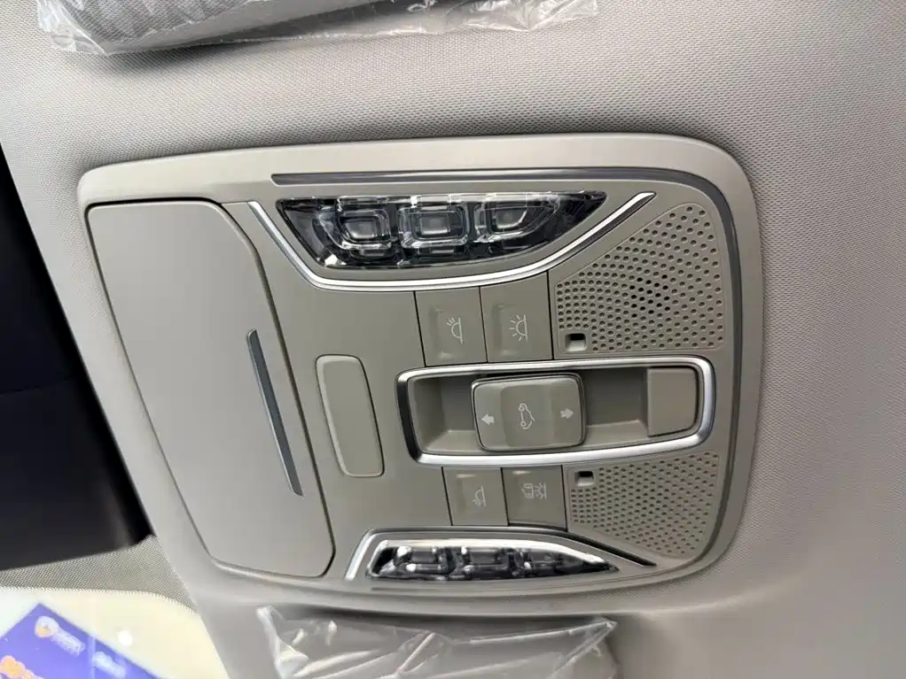 GAC Motor Trumpchi M6 — фото 20