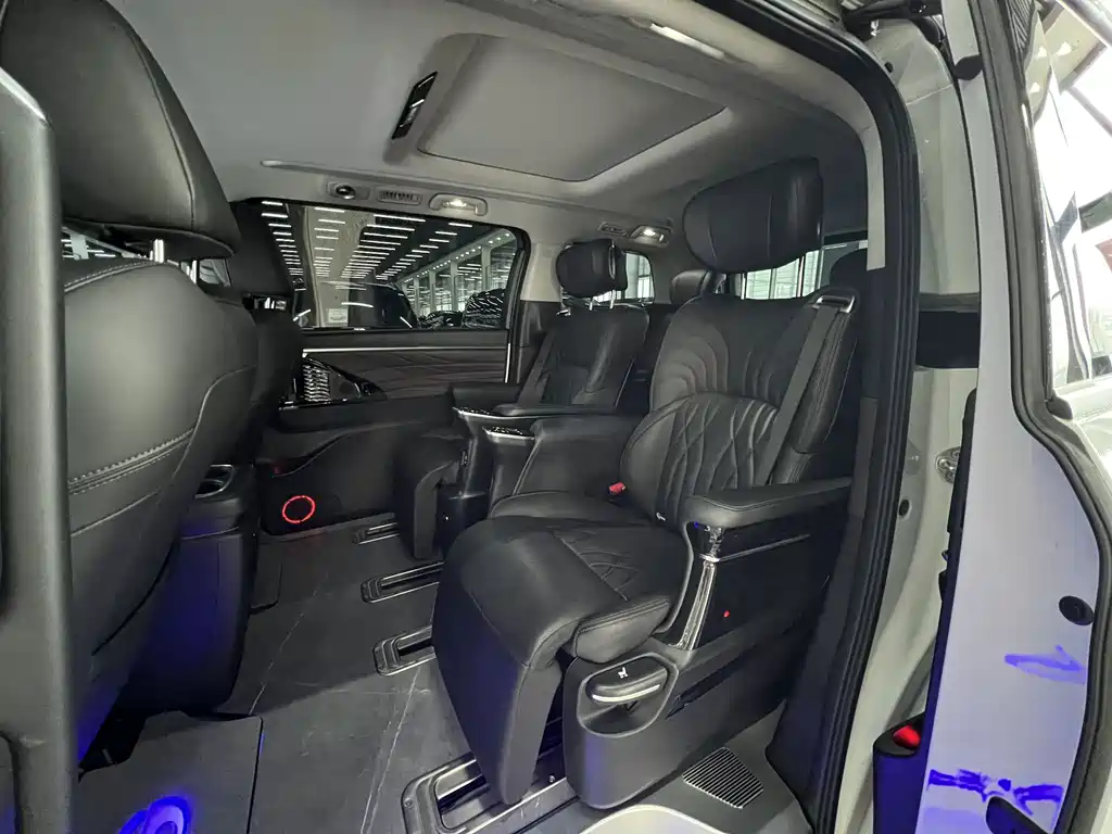 GAC Motor Trumpchi M8 — фото 6