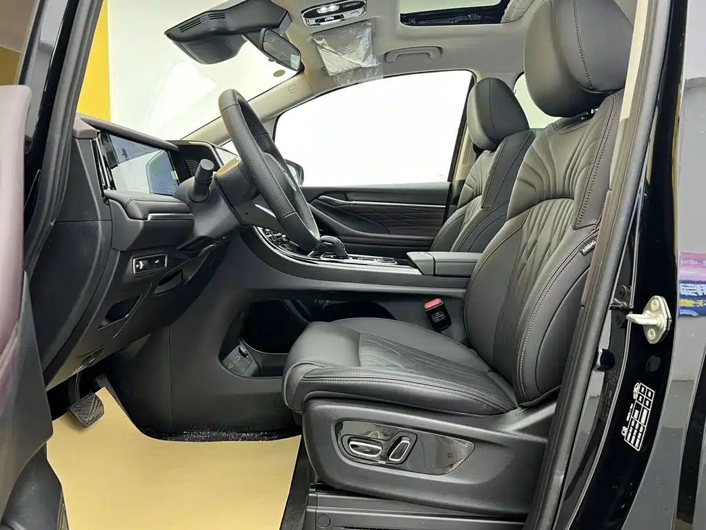 GAC Motor Trumpchi M8 — фото 14