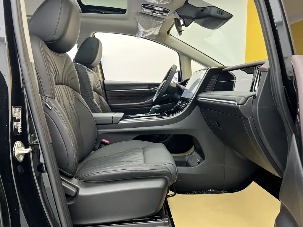 GAC Motor Trumpchi M8 — фото 15