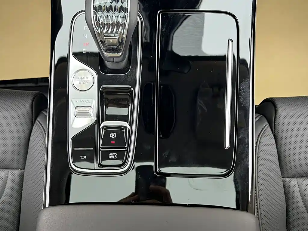 GAC Motor Trumpchi M8 — фото 17