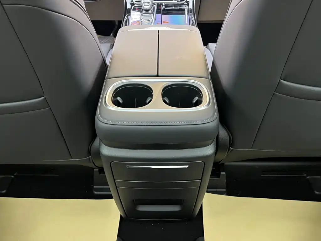 GAC Motor Trumpchi M8 — фото 23