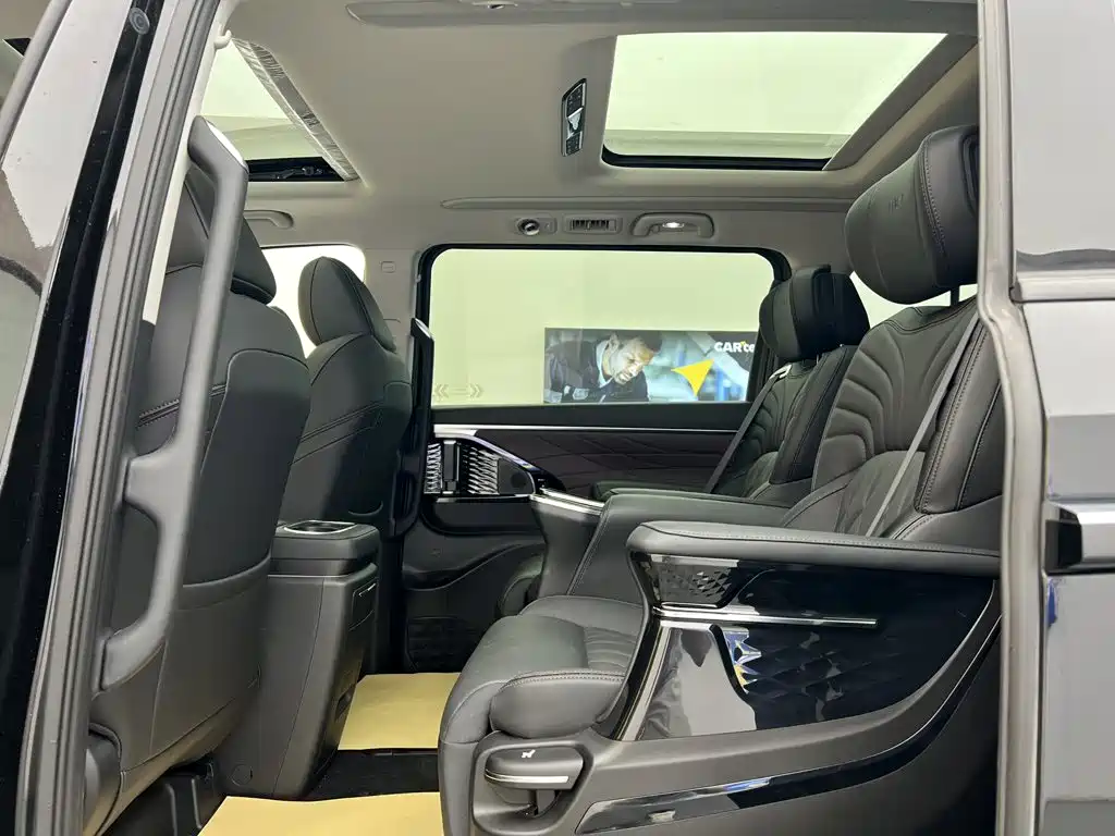 GAC Motor Trumpchi M8 — фото 26