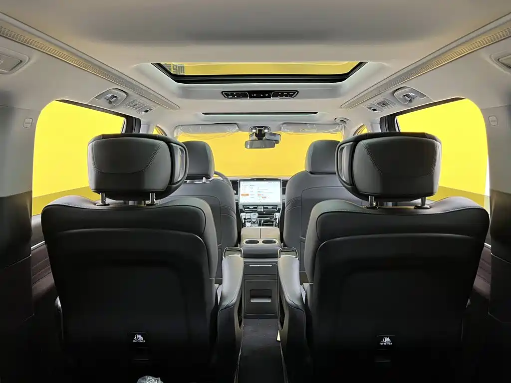 GAC Motor Trumpchi M8 — фото 31