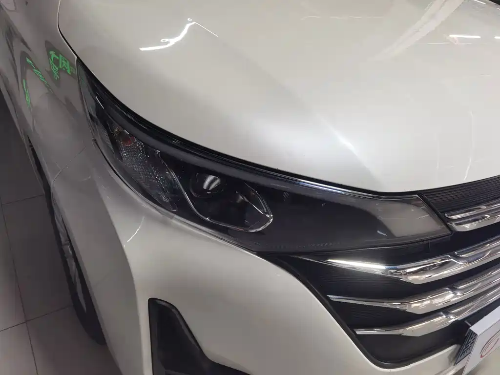 GAC Motor Trumpchi M6 — фото 18
