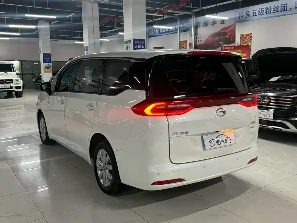 GAC Motor Trumpchi M6 — фото 6