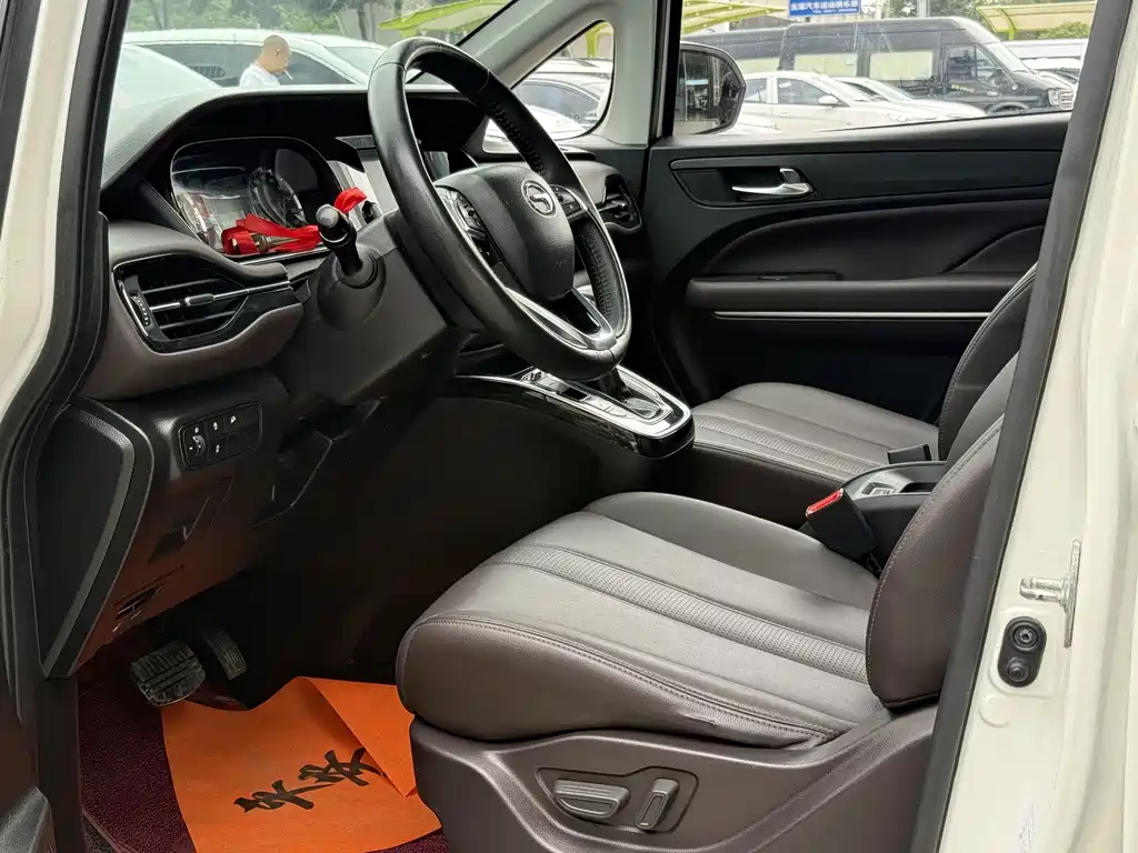 GAC Motor Trumpchi M6 — фото 11