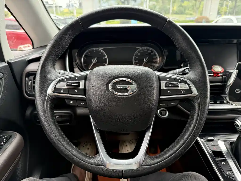 GAC Motor Trumpchi M6 — фото 13