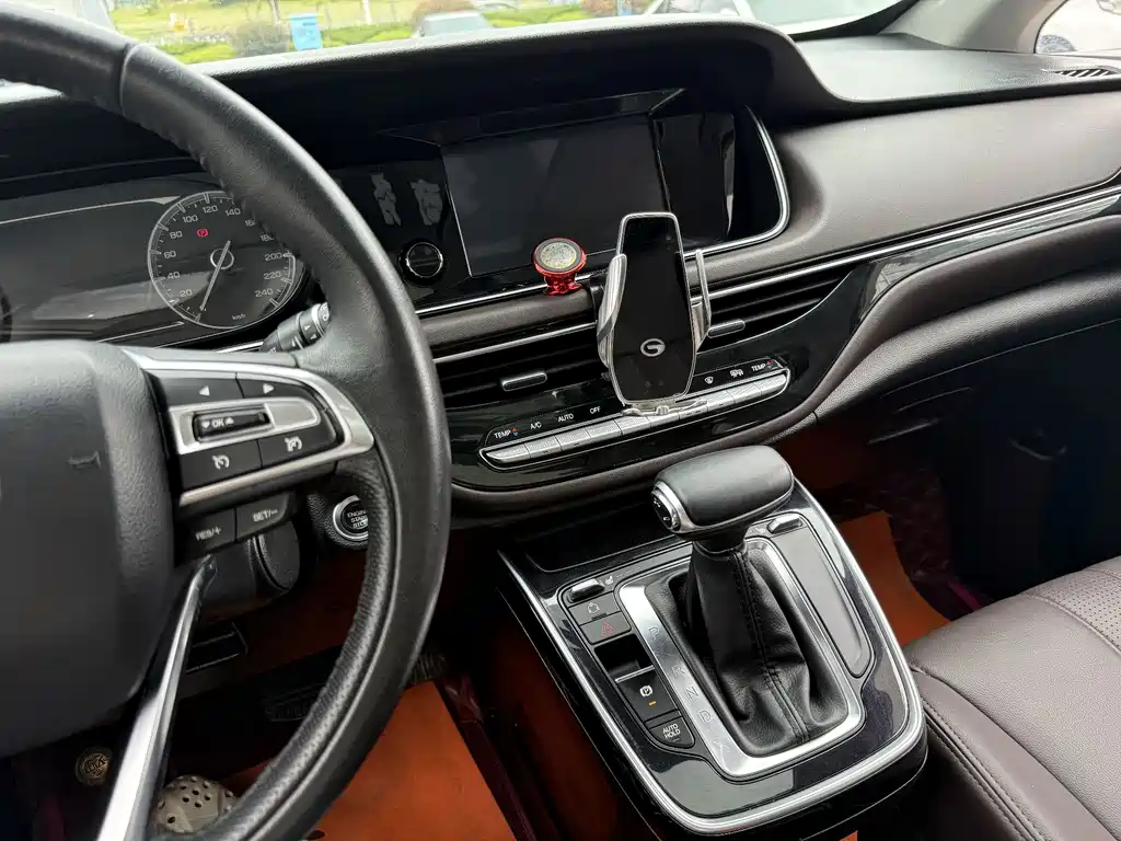 GAC Motor Trumpchi M6 — фото 14
