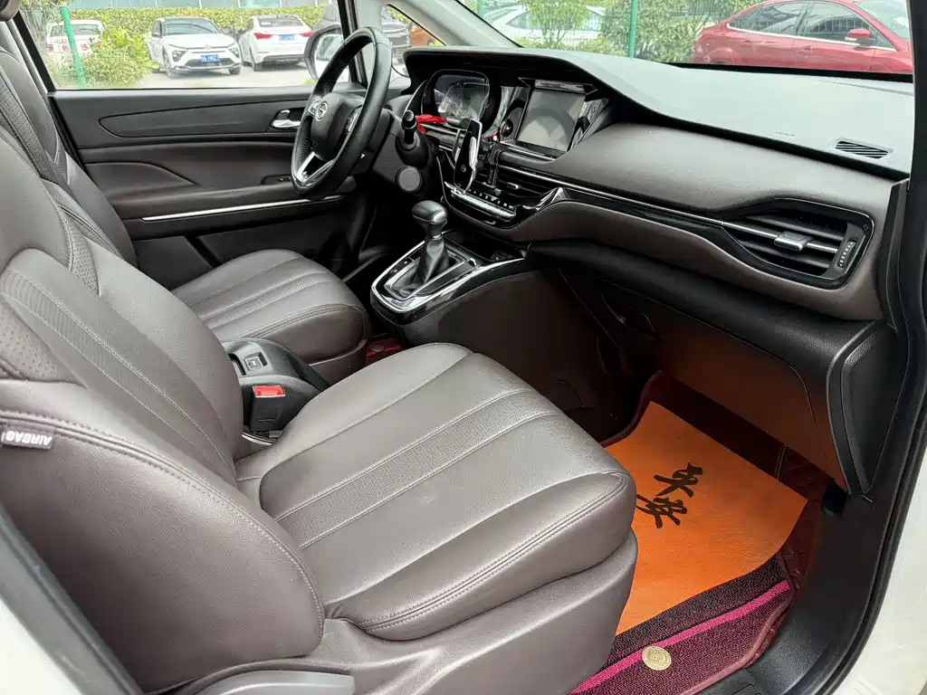 GAC Motor Trumpchi M6 — фото 16