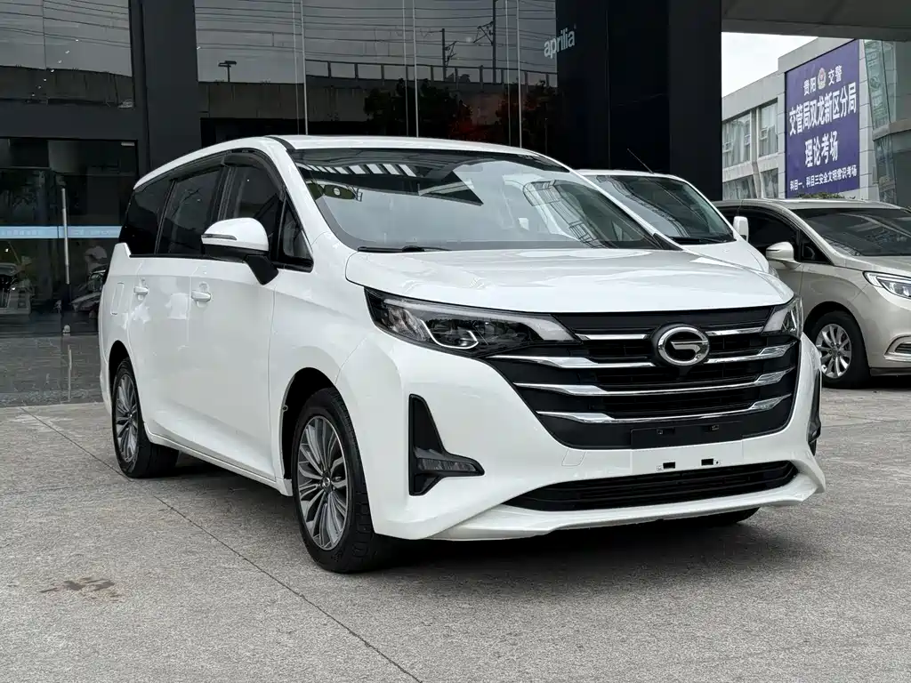 GAC Motor Trumpchi M6 — фото 3
