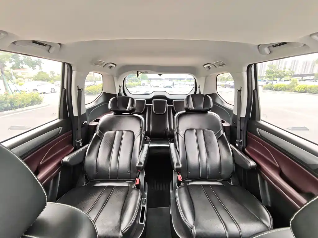 GAC Motor Trumpchi M6 — фото 11