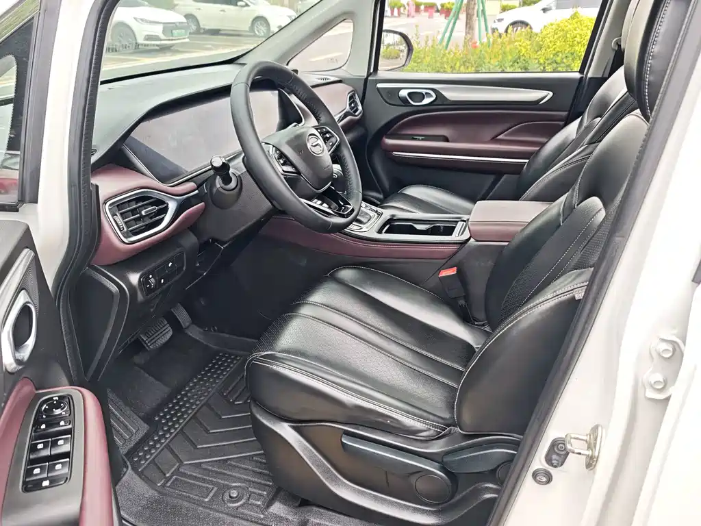GAC Motor Trumpchi M6 — фото 14