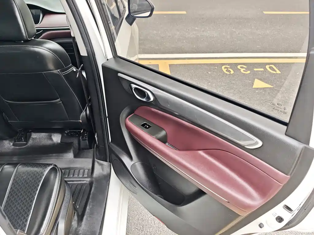 GAC Motor Trumpchi M6 — фото 20