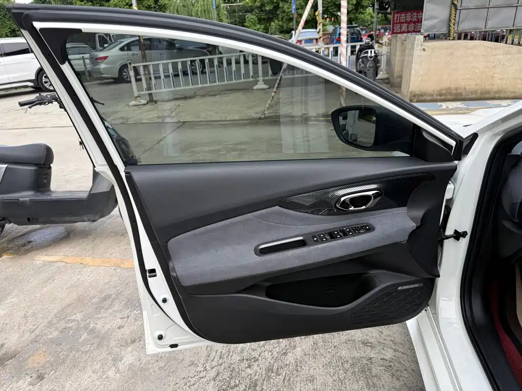 GAC Motor Shadow Leopard — фото 5