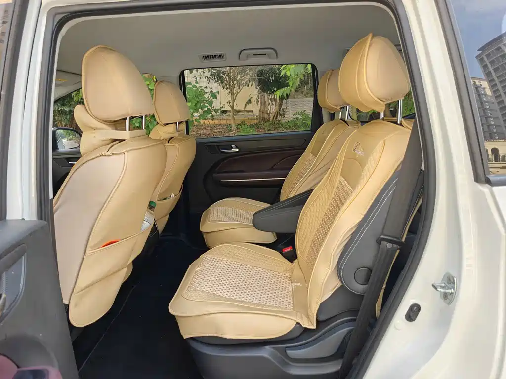 GAC Motor Trumpchi M6 — фото 17