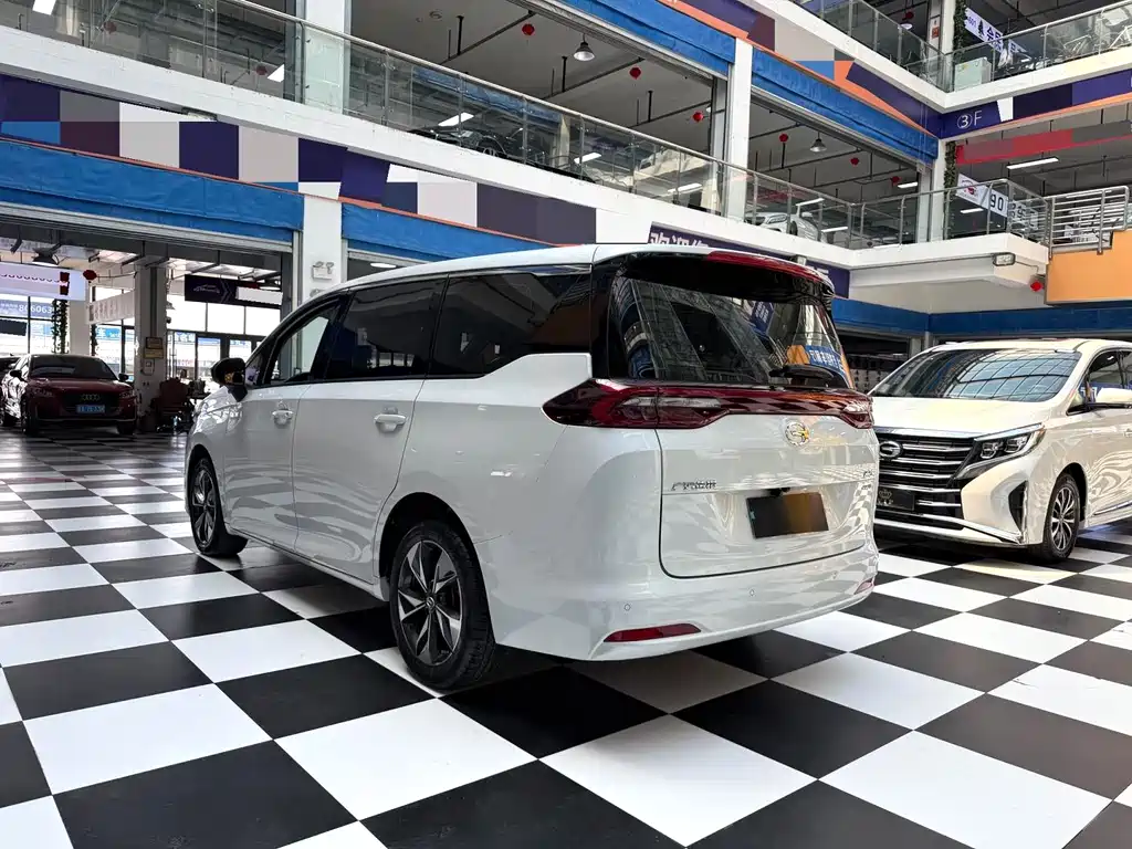 GAC Motor Trumpchi M6 — фото 13