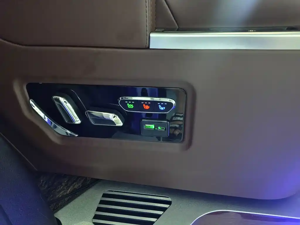 GAC Motor Trumpchi M8 — фото 8