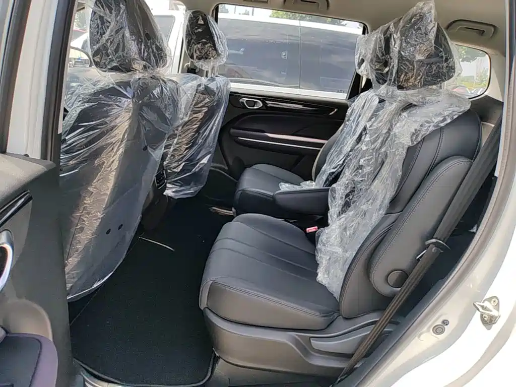 GAC Motor Trumpchi M6 — фото 13