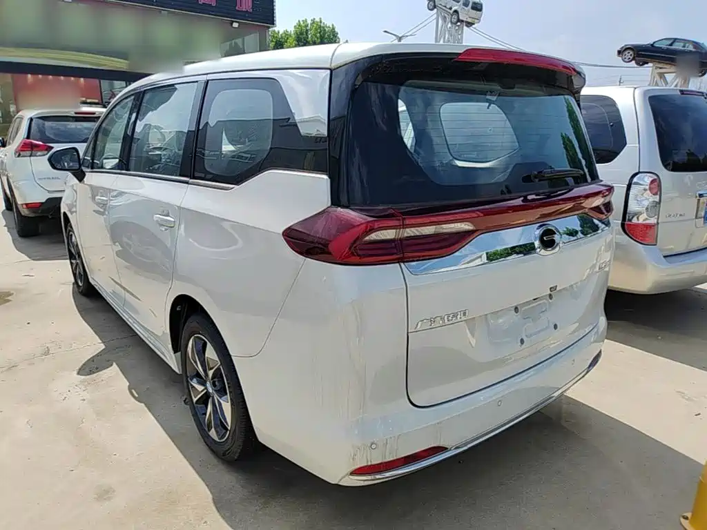 GAC Motor Trumpchi M6 — фото 23