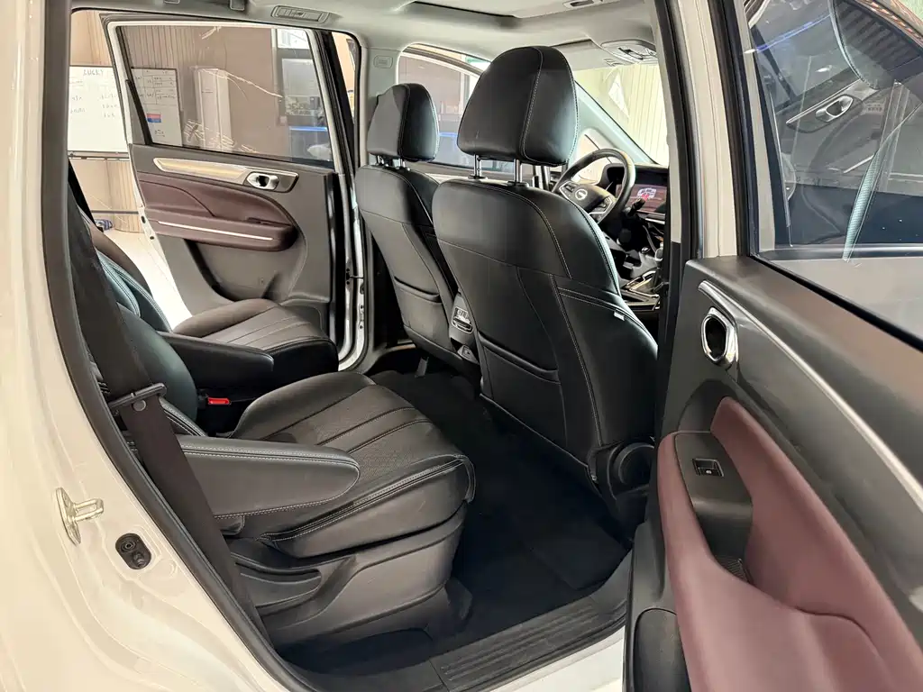 GAC Motor Trumpchi M6 — фото 10