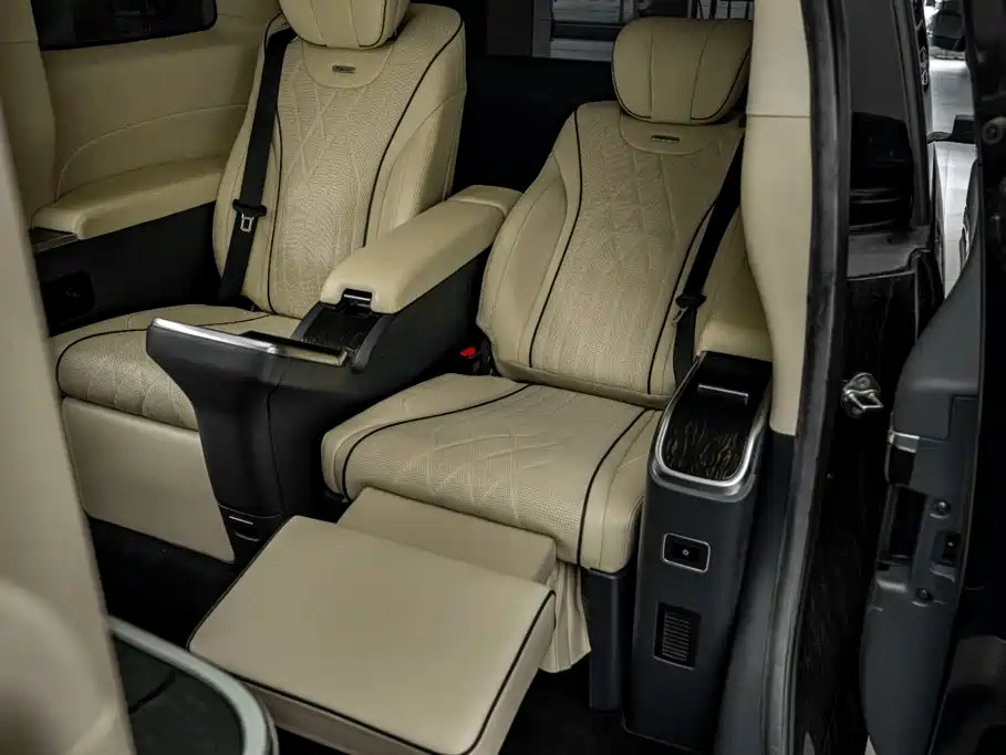 GAC Motor Trumpchi M8 — фото 38