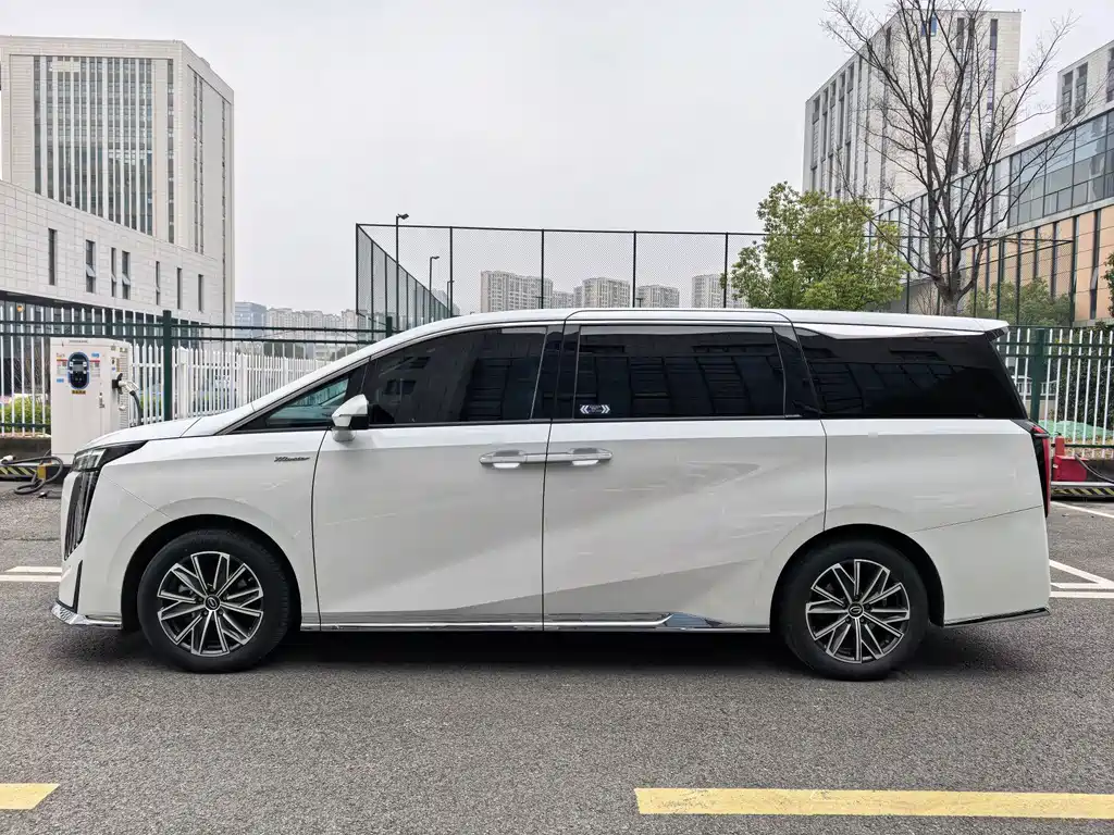 GAC Motor Trumpchi M8 — фото 2