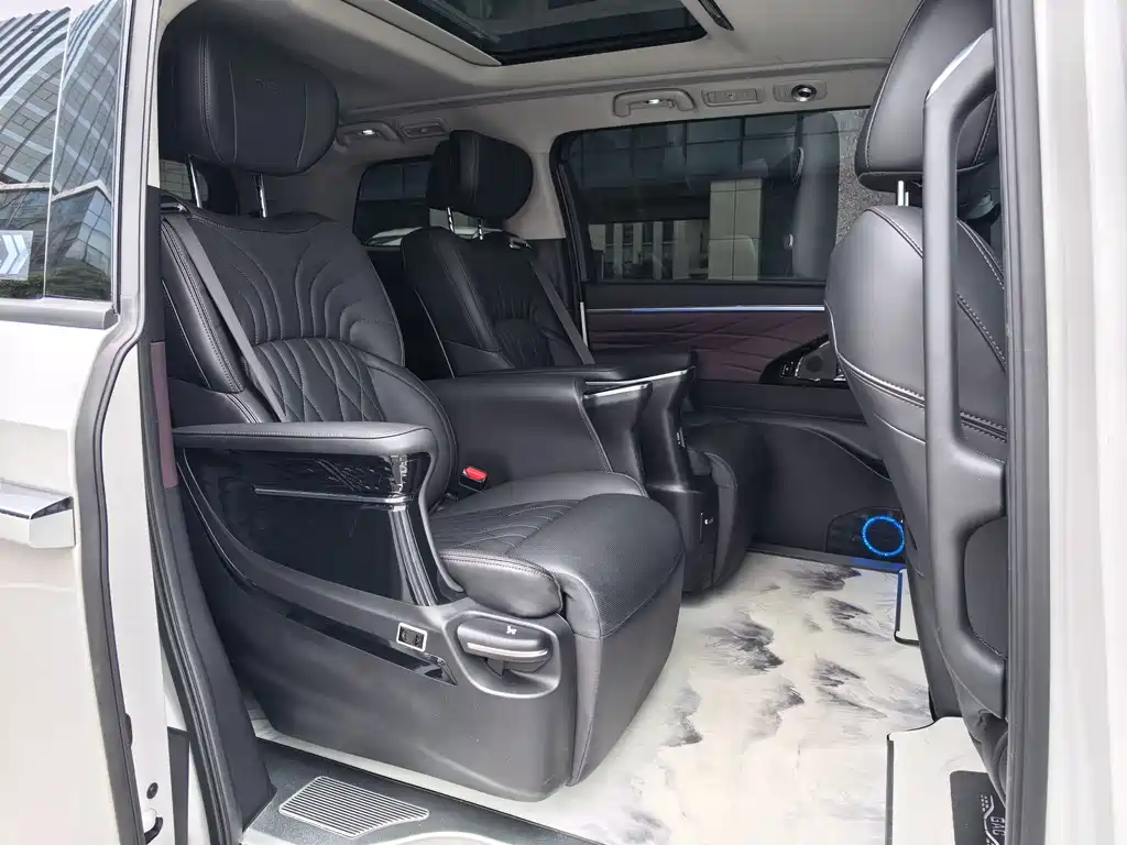 GAC Motor Trumpchi M8 — фото 16