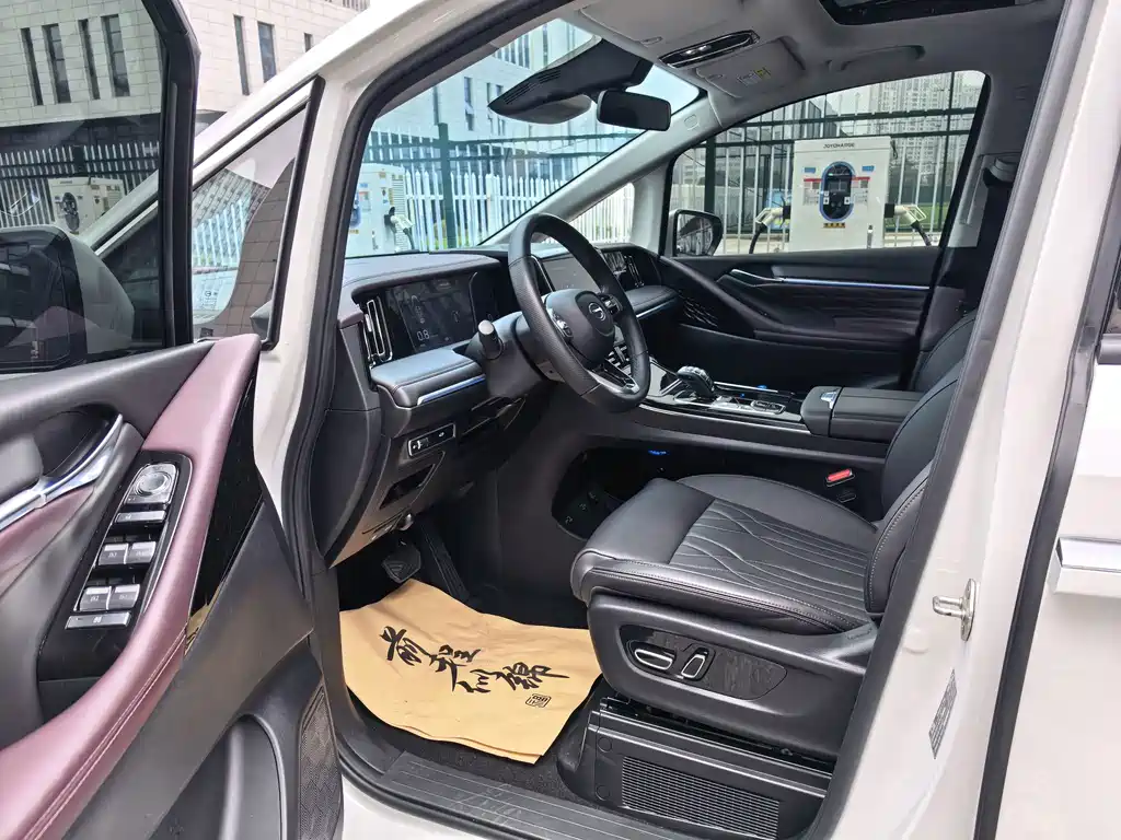 GAC Motor Trumpchi M8 — фото 9