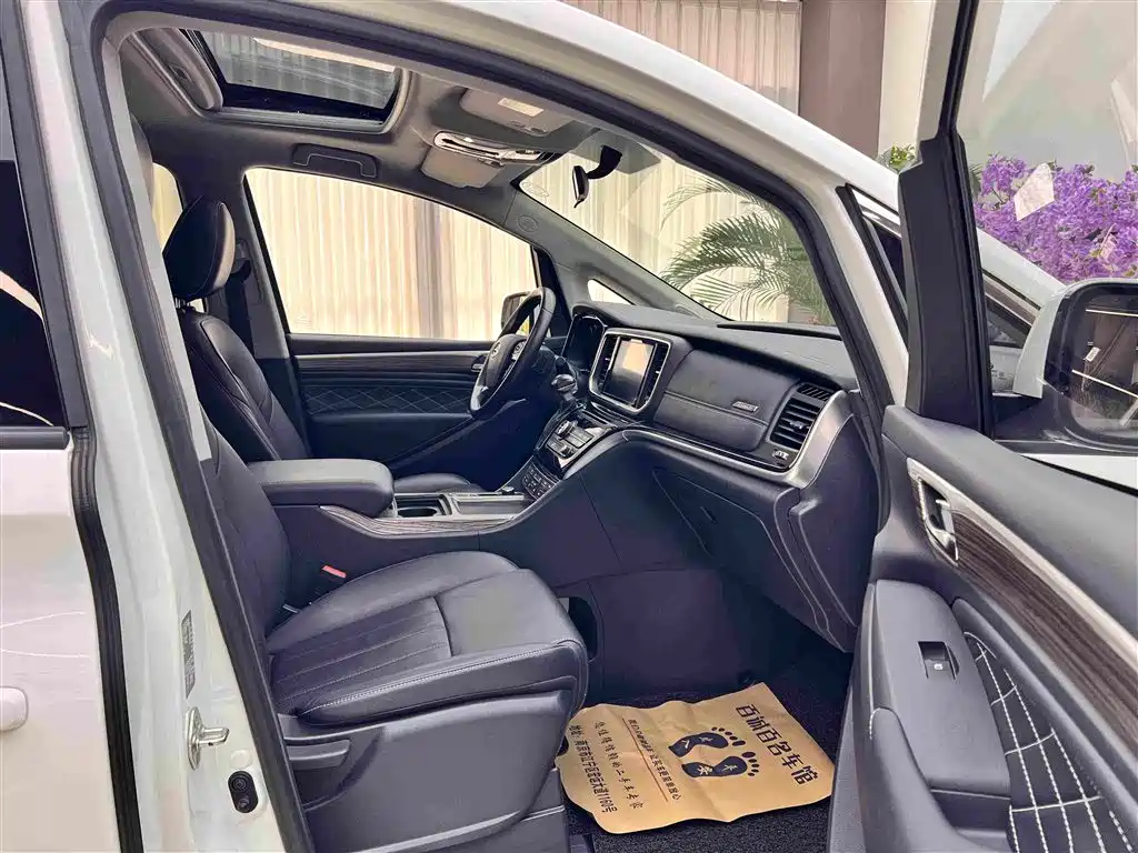GAC Motor Trumpchi M8 — фото 13
