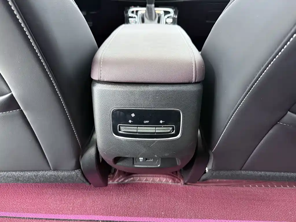 GAC Motor Trumpchi M6 — фото 11