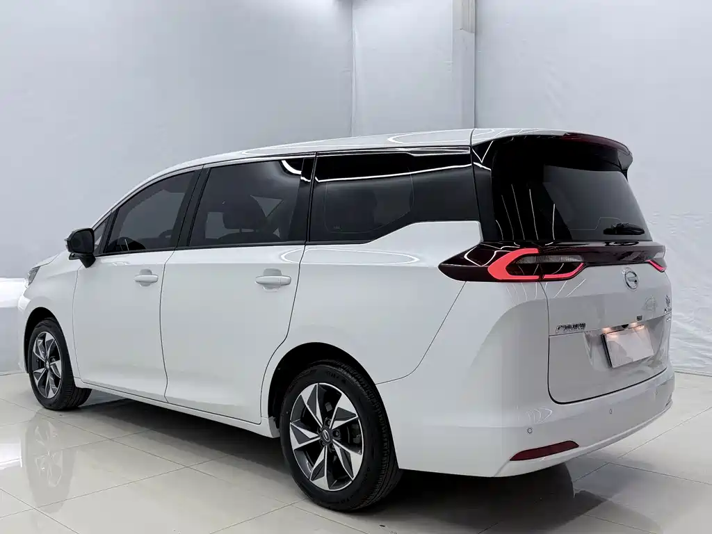 GAC Motor Trumpchi M6 — фото 13