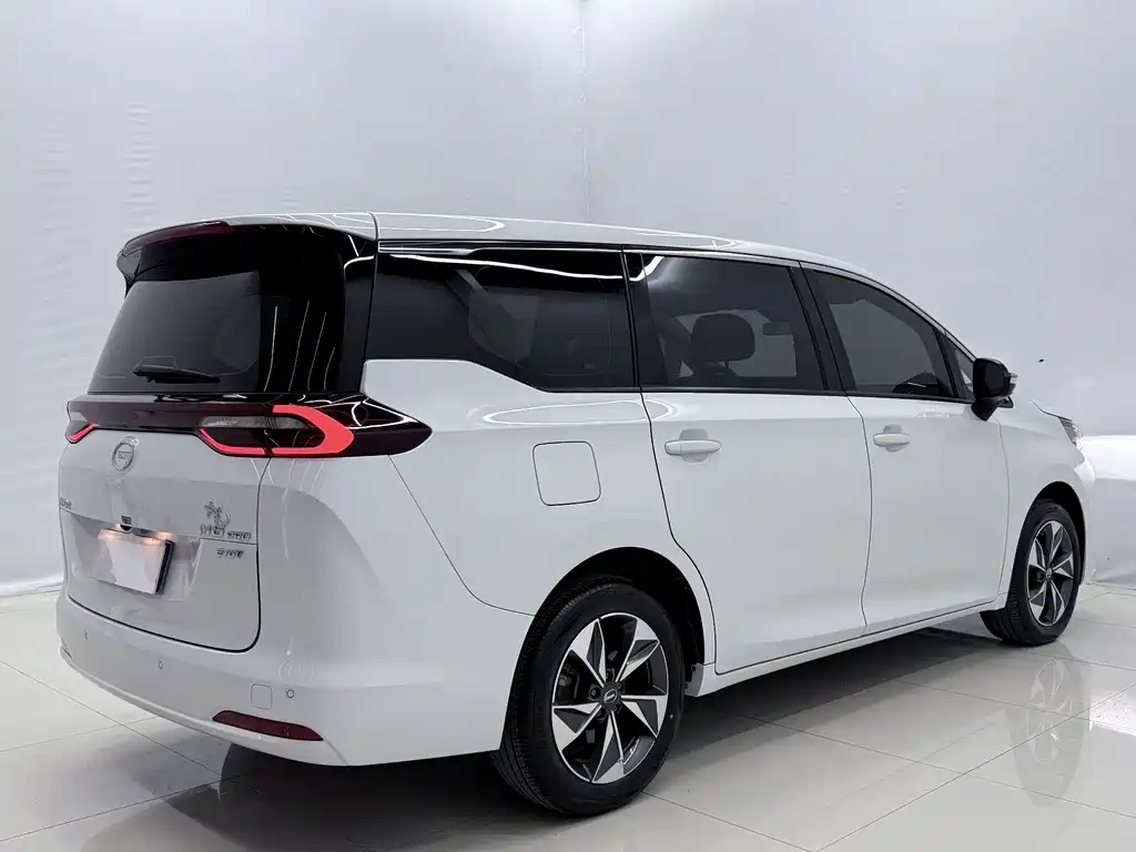 GAC Motor Trumpchi M6 — фото 15