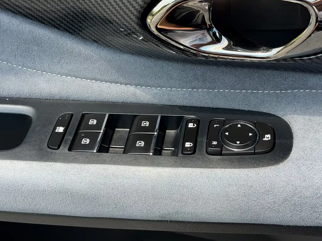 GAC Motor Shadow Leopard — фото 11