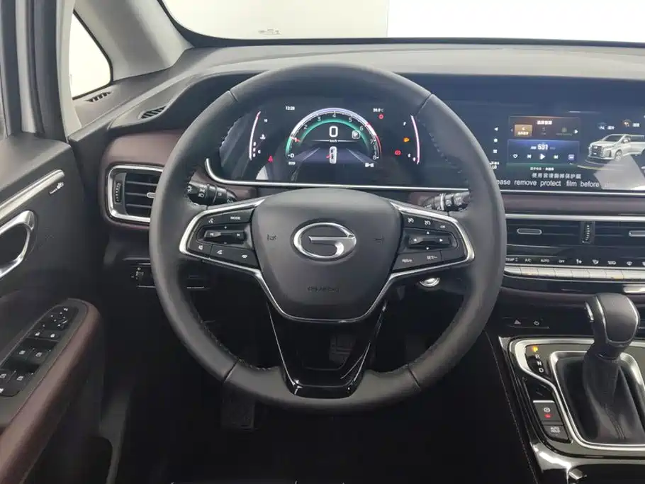 GAC Motor Trumpchi M6 — фото 15