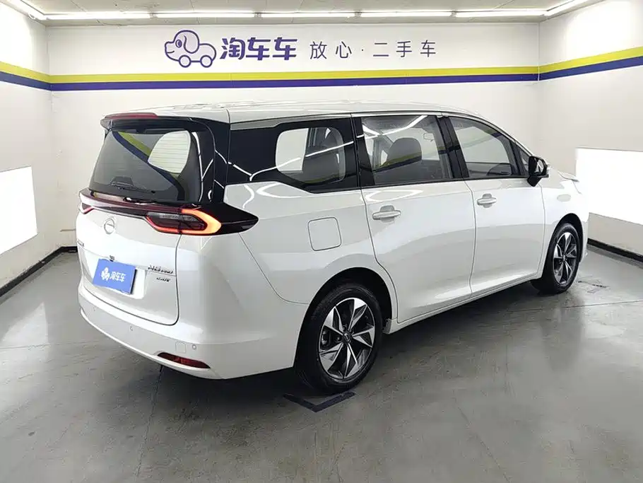 GAC Motor Trumpchi M6 — фото 3